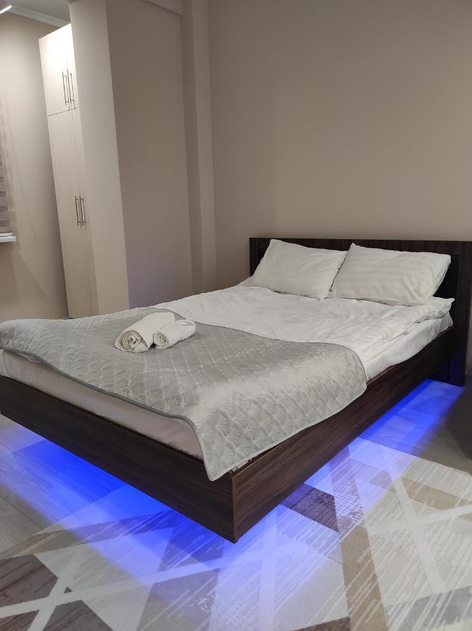 Уютная Квартира-Студия Жк Lotus Terrace Apartment Almaty Bagian luar foto